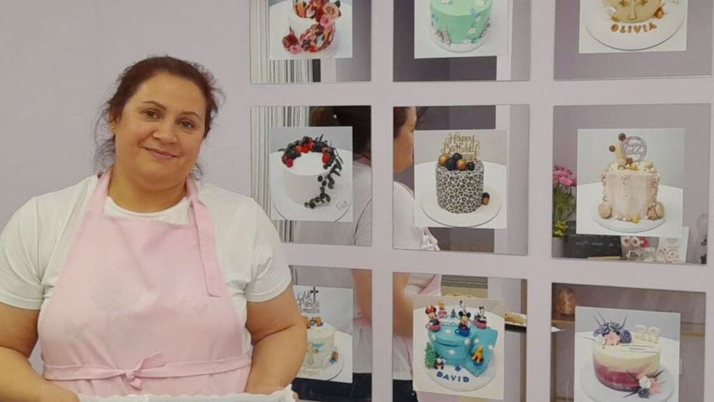 VIDEO | Cofetăriile românești din Spania pregătesc mucenici/ Am preparat mucenici de post împreună cu o moldoveancă din Onești, la Dulciurile Crenguței, cofetărie românească de lângă Barcelona