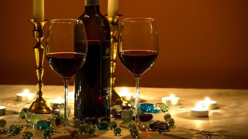 Cât rezistă un vin după ce ai desfăcut sticla? Se comportă diferit în funcție de tipologie