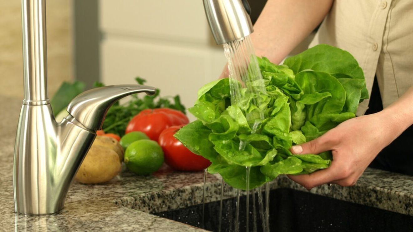 Ce se întâmplă cu organismul tău dacă mănânci zilnic legume cu frunze verzi / Explicațiile nutriționiștilor