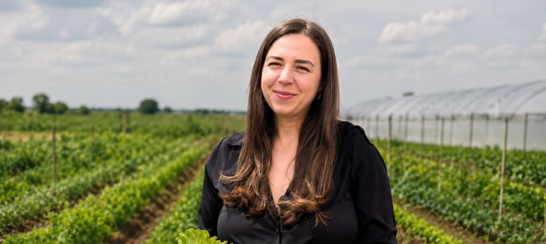VIDEO | Ladies & business (Episodul 14) | De la afacerea de familie la o cooperativă construită pentru stabilitate / Alice Spiridon, inginer horticol: „Lucrez de la 19 ani în agricultură. În acest domeniu, o femeie îndeplinește mai multe roluri în același timp”