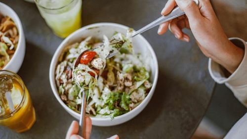 Vrei să fii ferit de cancer, diabet, boala ficatului gras și boli de inimă? Nutriționiștii ne dezvăluie 6 lucruri care te pot scăpa, definitiv, de grăsimea viscerală