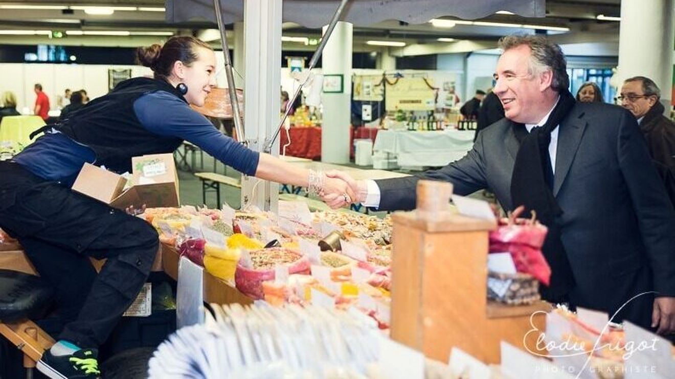 De la fermier la premier: cine este François Bayrou, noul prim-ministru francez, care se autointitulează „un om de la țară”/ Conduce tractorul și este crescător de cai