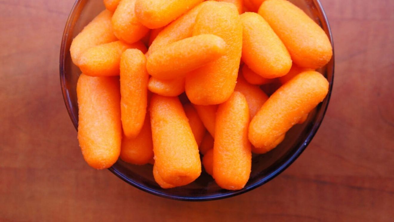 Morcovii consumați înainte de culcare, noul „truc” pentru a dormi mai bine care a cucerit rețelele sociale / Ce spun specialiștii despre legătura dintre legume și somn