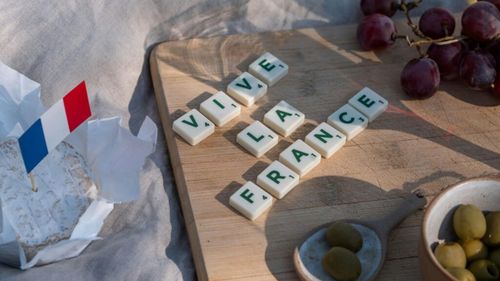 Poșta franceză pariază pe livrarea de mâncare la domiciliu pentru a se redresa financiar: „Peste 10 ani, va fi activitatea numărul 1 pentru poștași” - directorul general al companiei