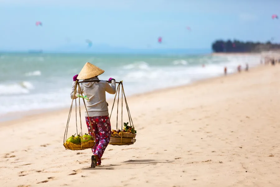 apa-de-cocos-coco-naki-narcis-ionel-gustoi-apa-de-cocos-romania-cocos-vietnam-bauturi-naturale-retail-industria-alimentara-horeca-produse-exotice-tendinte-alimentare