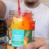 Ananasul înmuiat în Kool-Aid, noua senzație a verii pe TikTok / Desertul colorat care a cucerit milioane de utilizatori
