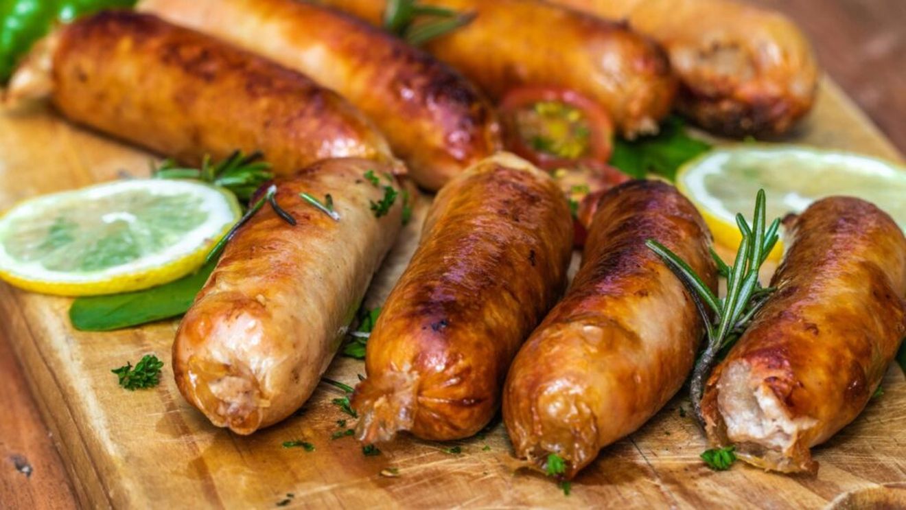 Cârnații de porc din România pe piața britanică, mai puțini, dar mai scumpi în 2024 / Cel mai mare preț a fost obținut pe piața americană, peste 10 euro/kg