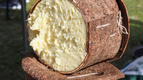 Brânza de burduf, singura brânză românească din top 100 brânzeturi a Taste Atlas, alături de foarte alte puține brânzeturi din Europa de est și Balcani