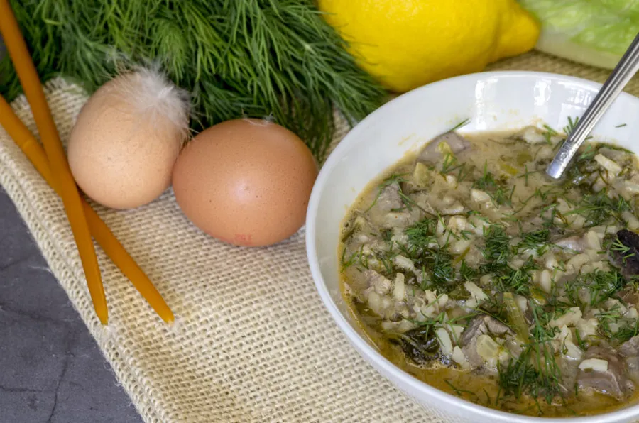 Magiritsa-traditie-paste-grecia-supa de organe