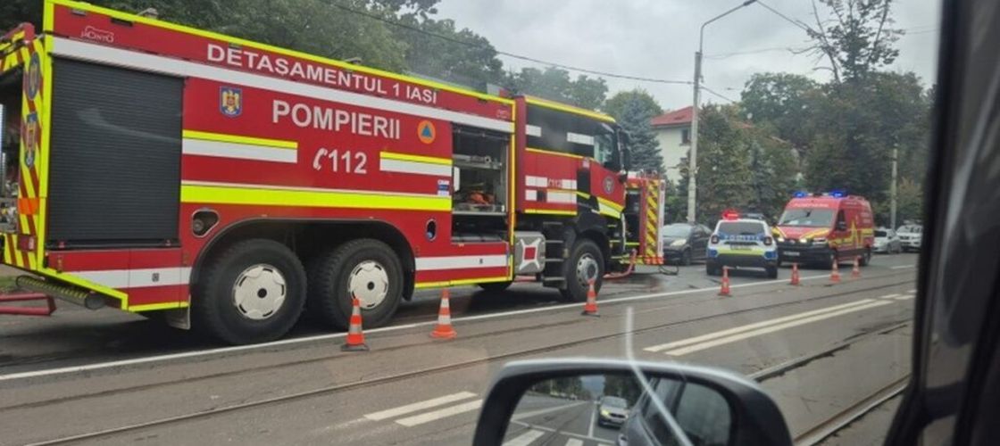 Incendiu la un restaurant din Iași / Focul a izbucnit la friteuze și a afectat o parte din acoperiș