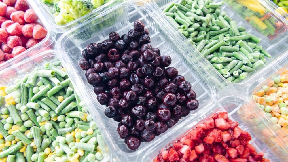 Tendințe de consum: Tot mai mulți români aleg dieta plant-based / Reprezentant magazin online: „9 din 10 coșuri de cumpărături conțin fructe și legume” / Nutriționist: „Aproximativ jumătate din farfuria zilnică ar trebui să fie formată din legume și fructe”