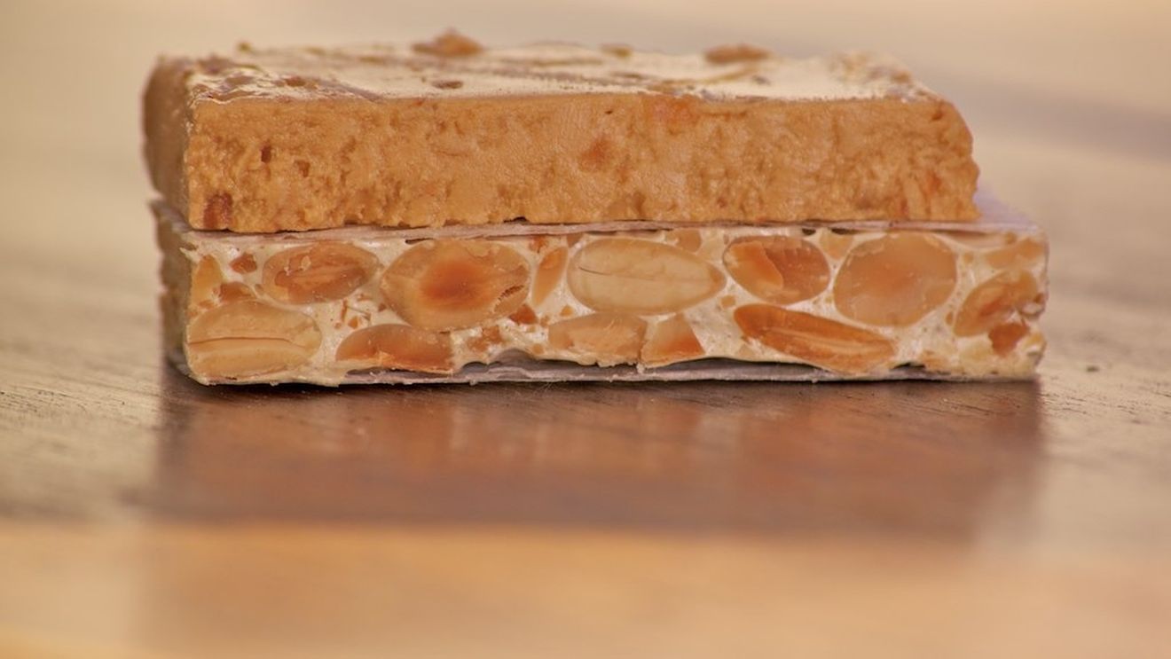 Autenticitatea desertului tradițional spaniol „turrón”, amenințată de migdalele americane? / Deși este fabricat în Alicante, marile companii aleg adesea să folosească migdale din Statele Unite, cel mai mare producător mondial: „Pare o înșelătorie față de consumator”