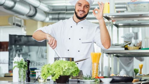 Bucătarii celui mai mare restaurant din lume, la Jocurile Olimpice/Ce feluri de mâncare au pregătit