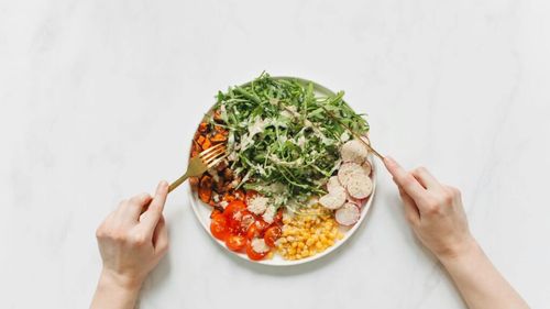 Cinci pași pentru o alimentație sănătoasă/ Începi cu psihicul și apoi treci la schimbările din meniu