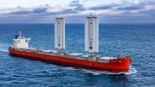 Un cargobot cu vele moderne, care transportă soia, a încheiat cu succes perioada de șase luni de teste / Nava a economist a trei tone de combustibil pe zi