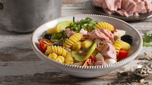 Ce mâncăm după mesele îmbelșugate de Crăciun | Exemple de lunchbox/light dinner cu ton pentru zilele dintre Crăciun și Revelion