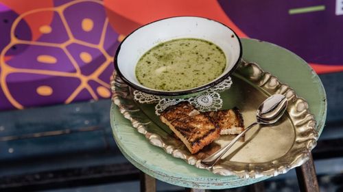 Hurut, condiment și ingredient armenesc atipic, dar savuros. Social media l-a readus în actualitate și l-a pus în tendințele slow food / Conform tradiției, hurutul se prepară o dată pe an, la începutul verii. Motivul pentru care se face doar în această perioadă