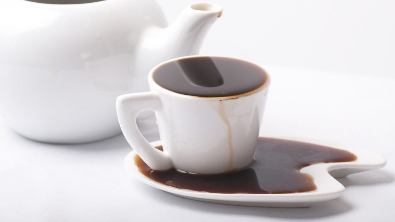 Ce să faci cu cafeaua rămasă / E păcat să o irosești, aruncând-o pur și simplu la chiuvetă / De la macerat carnea la udat plantele, iată câteva idei ingenioase de a o folosi