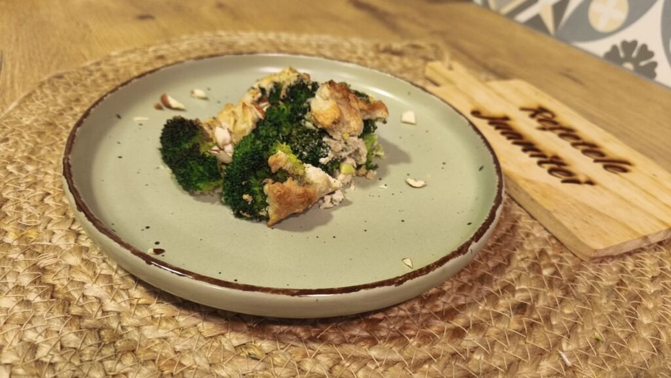 VIDEO | Rețetele Juanitei | Broccoli cu sos de tahină/ Un preparat vegetarian cu arome orientale/ Putem înlocui broccoli cu conopidă
