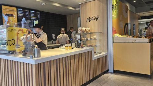Granturi de 50.000 de euro de la McDonald’s pentru tinerii între 17 și 19 ani, care au o idee de afaceri sau doresc să investească în educația lor / Data-limită pentru depunerea proiectelor