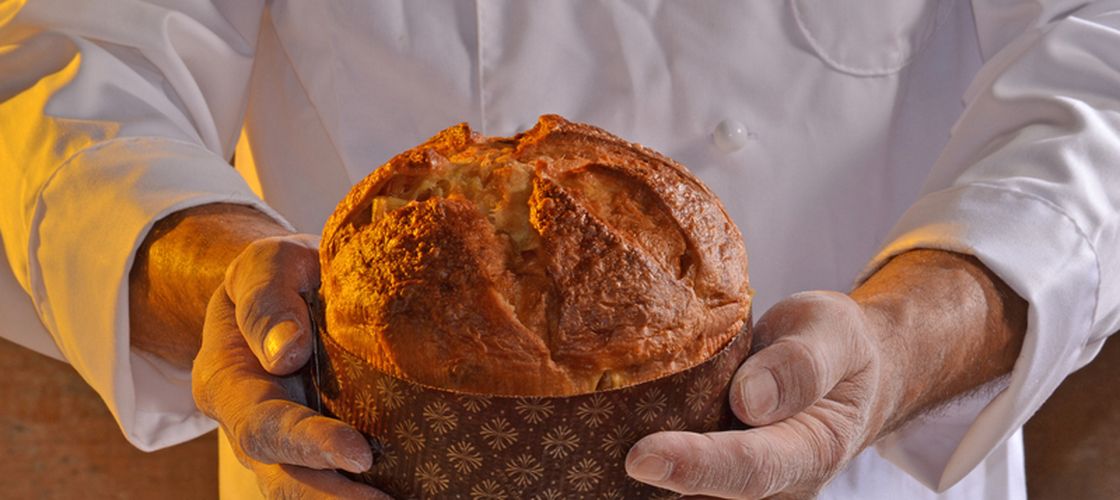 Masa de Paște se schimbă: cozonacul clasic pierde teren în fața variantelor moderne. Panettone câștigă vizibilitate, iar prețurile cresc în cofetării / Diferențele dintre cozonac și panettone