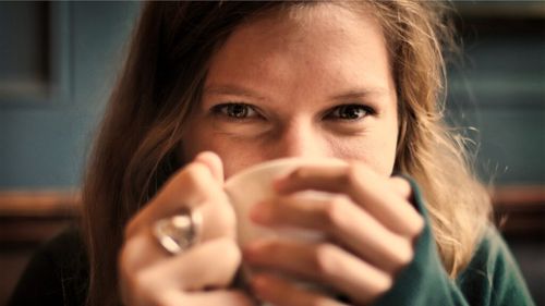 Ceai pentru imunitate, pe cât de simplu de preparat, pe atât de eficient și gustos/ Îl puteți consuma în loc de cafea la micul dejun sau oricând pe parcursul zilei