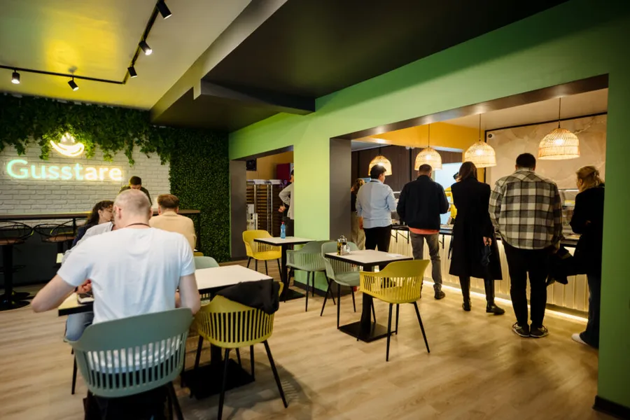 gusstare-cantina-urbana-iasi-masa-de-pranz-pranz-la-birou-angajati-iasi-meniu-zilei-pret-mancare-iasi-obiceiuri-alimentare-comportamentul-consumatorilor-mancare-ca-acasa-ho-re-ca-iasi