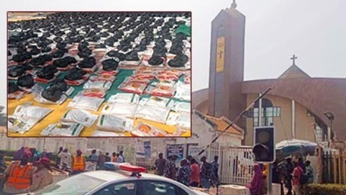 Nouă ambuscadă în Nigeria, cauzată de donațiile de alimente: Cel puţin 13 persoane au murit / Victimele au fost în majoritate femei şi copii care au fost călcaţi în picioare în timp ce mulţimea încerca să ajungă la cadouri precum orez, ulei şi bani