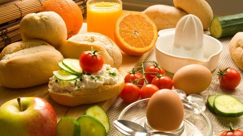 Micul dejun care accelerează metabolismul / Cinci alimente recomandate de nutriționiști, pentru a stimula arderea grăsimilor