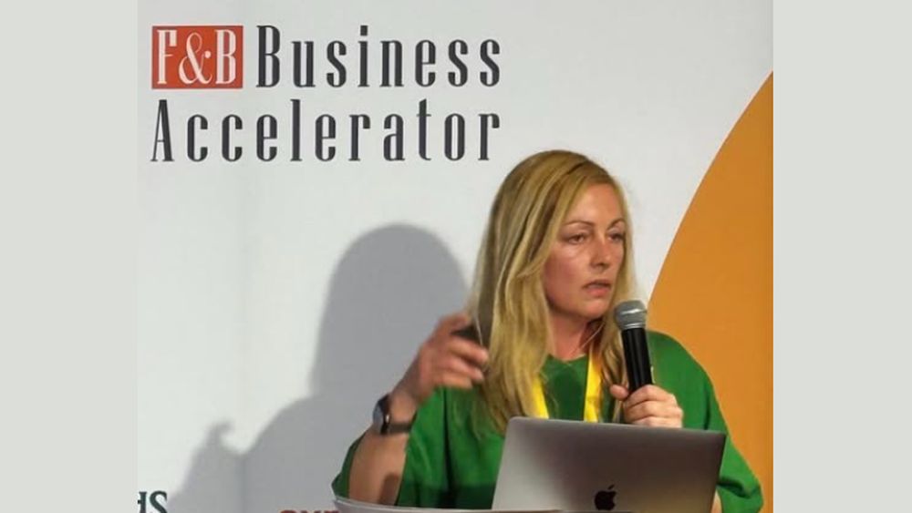 Oana Coantă (Bistro de l’Arte) reclamă lipsa unor reguli clare pentru gastronomia modernă: „Bucătarii români lucrează după un ordin din 1998”. „Suntem neacoperiți explicit, suntem tolerați prin interpretare”