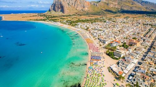 A început Cous cous fest, sărbătoarea care în fiecare început de toamnă reunește în Sicilia patru continente. România a fost câștigătoarea ediției din 2021. Ateliere de cușcuș în direct