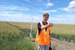 VIDEO | Cum a obținut fermierul Marcello Daniliuc o rapiță spectaculoasă într-un an dificil: „La 72 cm între rânduri, nu aș depăși 25 de plante/mp”