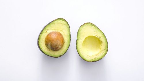 Avertisment pentru consumatori: Cercetătorii au identificat fraude pe piața uleiului de avocado / Aproape 90% dintre produsele analizate ridică suspiciuni