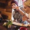 Când „fast-food” devine literalmente „rapid” / În unele localuri din Hong Kong mănânci contra cronometru, iar graba face parte din experiența culinară