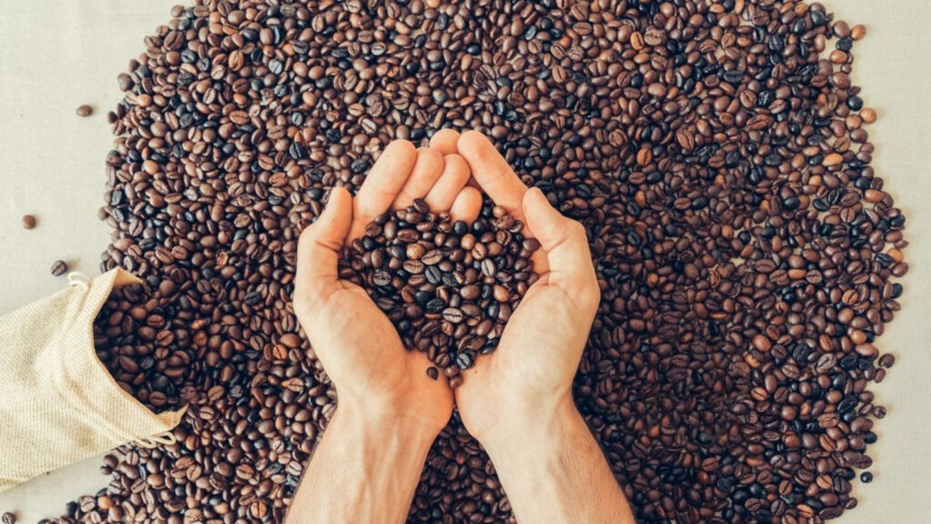 Trump reduce tarifele la cafea, carne de vită şi fructe / Decizia vine pe fondul creşterii îngrijorărilor americanilor cu privire la accesibilitate