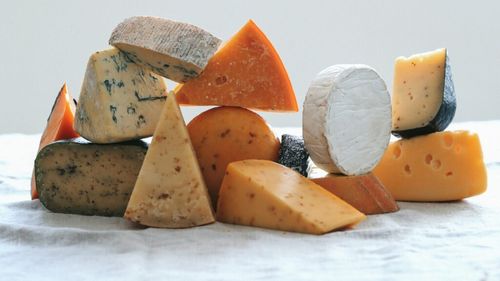 Protecția brânzeturilor europene premium tensionează negocierile comerciale internaționale / Etichetele cu denumiri geografice, motivul disputelor internaționale