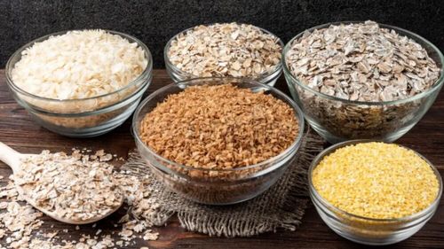 Fulgi pentru micul dejun. Ce alte cereale sănătoase mai există sub formă de fulgi, în afară de ovăz?