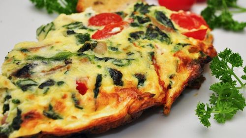 Spanac la mic dejun? Iată trei moduri delicioase de a-l integra în prima masă a zilei