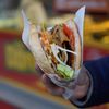 Consumul de kebab în Germania rămâne o constantă, în ciuda faptului că este mai scump