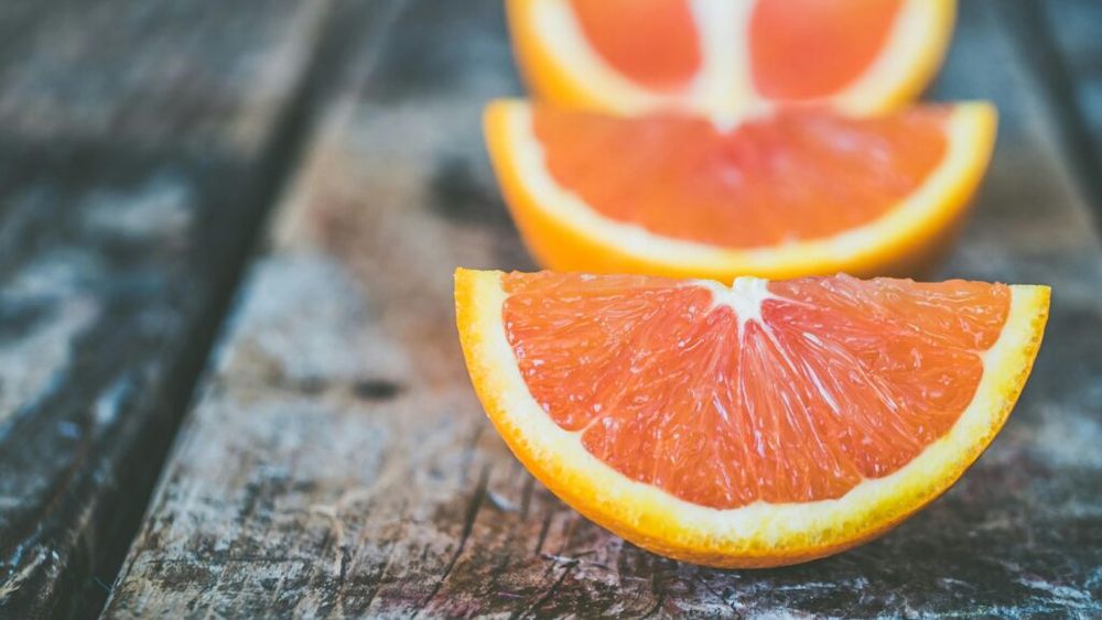 Cum să obții vitamina C necesară zilnic organismului tău, mai ales acum în sezonul răcelilor/ Alimente bogate în vitamina C