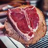 De ce restaurantele de top nu aleg neapărat antricotul și T-bone-ul. Ce bucăți de vită caută chefii și cum transformă pieptul sau obrajii în preparate spectaculoase. Ștefan Bărbulescu: „Cei care sunt de top preferă provocarea asta”