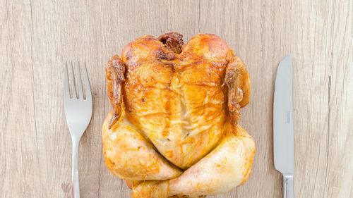 Vom fi mai puțin carnivori, peste 10 ani; consumul de carne de pasăre va crește în detrimentul celorlalte tipuri de carne