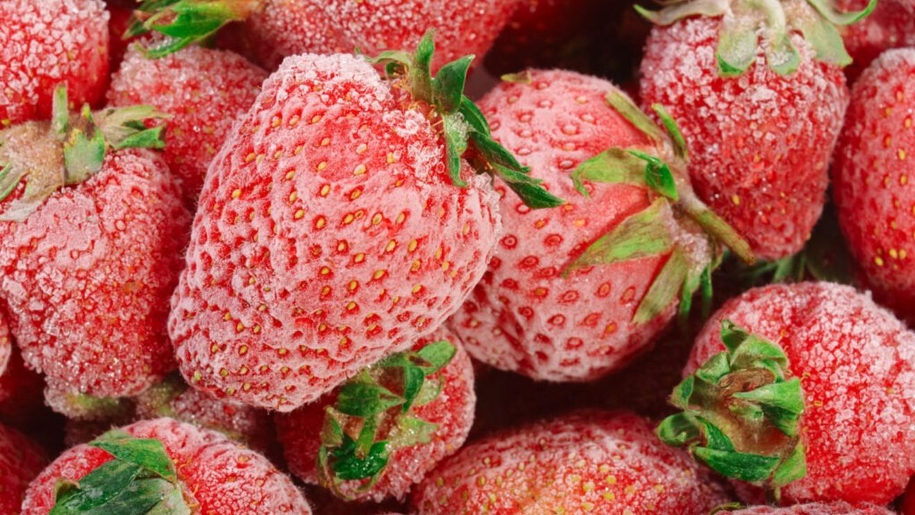 ABC în bucătărie | Cum congelezi corect căpșunile / Trei metode diferite pentru a le conserva