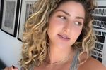 „Miroase îngrozitor”: O femeie a devenit virală după ce a mâncat pui făcut acasă în avion / Reacțiile au explodat pe TikTok