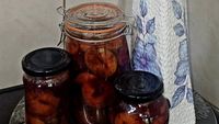 Dulceață de prune coapte la cuptor, în suc propriu. Călugărul bucătar de la Mănăstirea Dervent: „Uneori cele mai bune rețete sunt și cele mai simple” / Cum se prepară