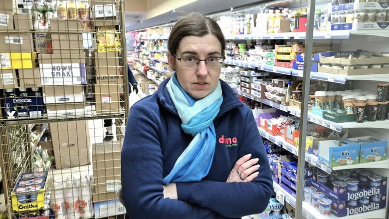 Șefa unui magazin din Polonia a fost concediată după ce s-a plâns de frigul din unitate / Femeia spune că va merge în instanță