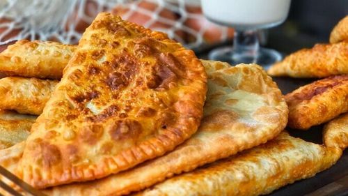 „Portret gastronomic local” ajunge la Jurilovca, locul unde mâncarea spune povești / Tradiții lipovenești, foc de lemne și o rețetă de șuberek cu istorie