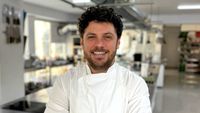 FOTO | Chef fără secrete | Vlad Pădurescu vrea mici cu identitate regională: „Suntem mâncători de mici, dar nu producători de mici”