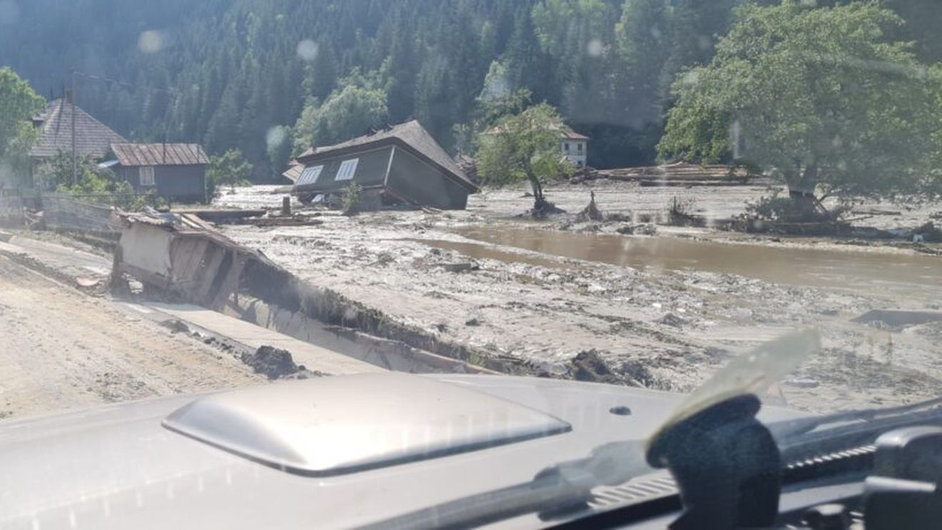 Suceava: Locuitorii din Broşteni au din nou apă curentă, după inundaţiile puternice din 27 iulie