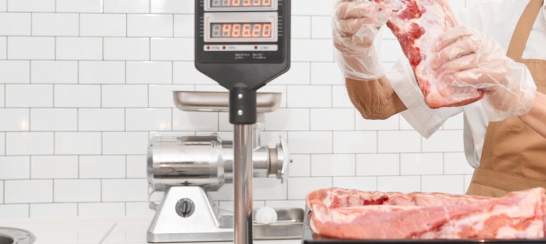 În perioada următoare vor apărea concedieri în sectorul de retail / „O companie are două variante: ori concediază, ori ridică preţurile. Dacă ridică preţurile, nu mai este competitivă şi riscă falimentul”